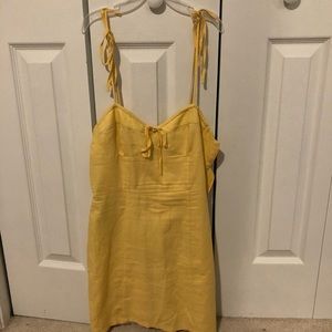 yellow dress